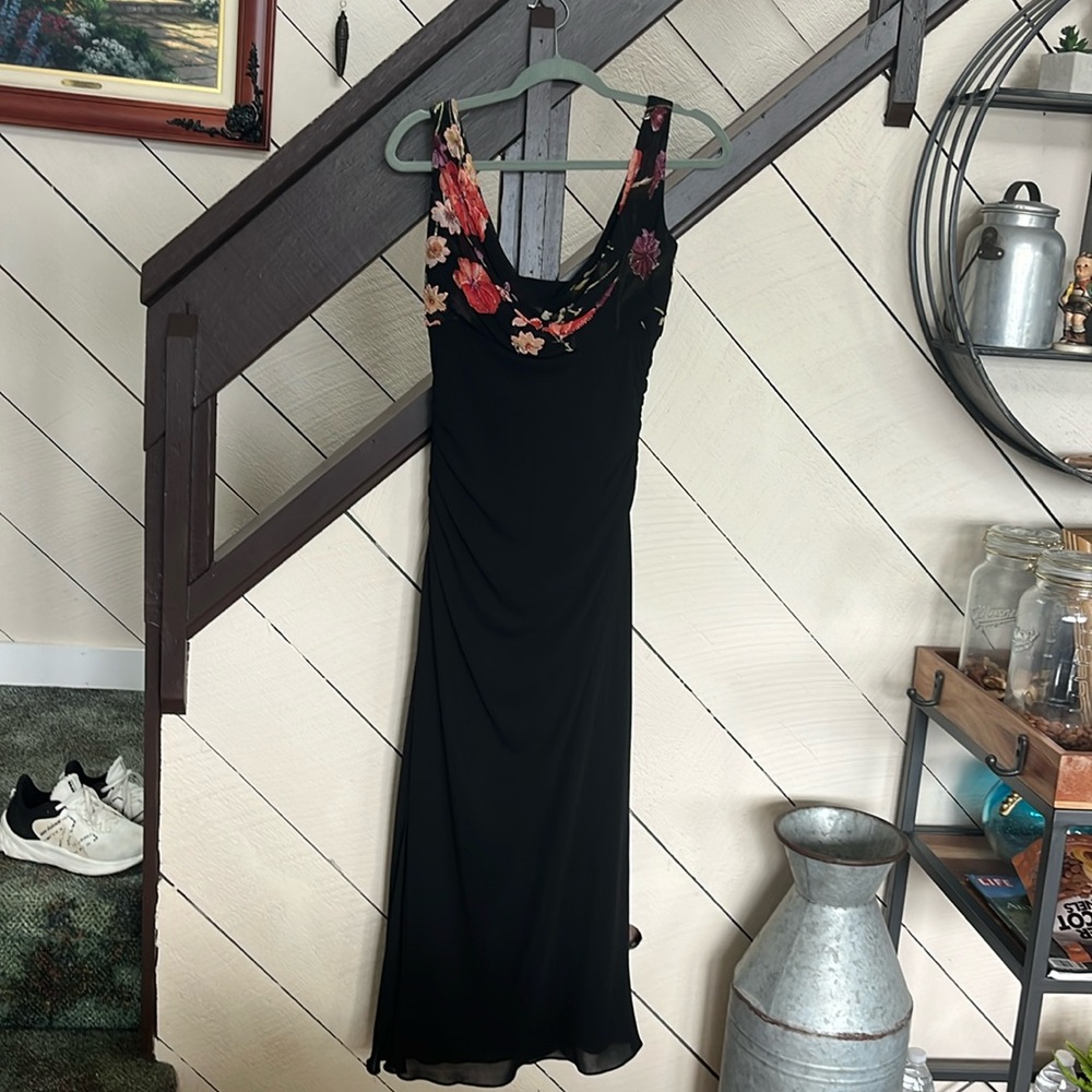 Gorgeous black beaded top key under of NY size 8 lined gown